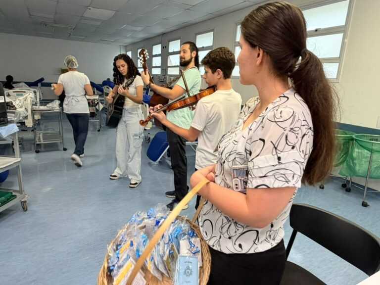Hospital Municipal de Americana leva música e homenagem através do Dia dos Pais a pacientes hospital-municipal-de-americana-leva-musica-e-homenagem-pelo-dia-dos-pais-a-pacientes