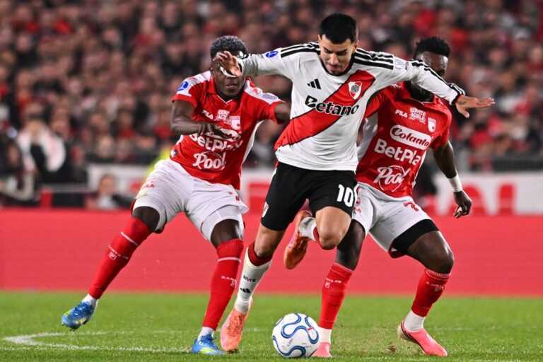 Depois de 22 cobranças, Santa Fé elimina River Plate nos pênaltis e pega o Vasco apos-22-cobrancas,-santa-fe-elimina-river-plate-nos-penaltis-e-pega-o-vasco
