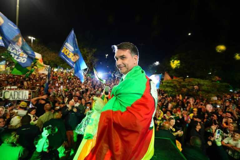 Flávio cobra posicionamento de Lula sobre Moraes: “Tem o rabo preso” flavio-cobra-posicionamento-de-lula-sobre-moraes:-“tem-o-rabo-preso”