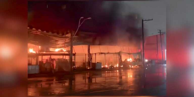 Incêndio atinge pavilhão de frutas no Ceagesp; não existe vítimas incendio-atinge-pavilhao-de-frutas-no-ceagesp;-nao-ha-vitimas