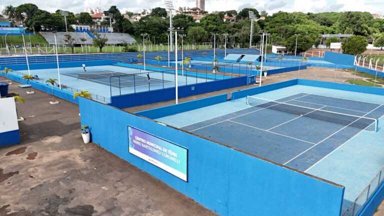 Secretaria de Esportes abre novas turmas para aulas sem custo de tênis no Centro Cívico secretaria-de-esportes-abre-novas-turmas-para-aulas-gratuitas-de-tenis-no-centro-civico