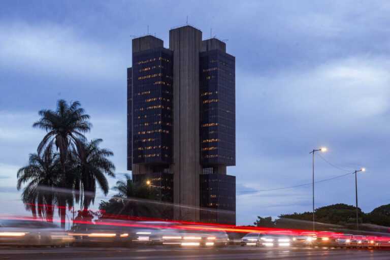 Banco Central diminui previsão de crescimento do PIB para 1,8% em 2026 banco-central-reduz-projecao-de-crescimento-do-pib-para-1,8%-em-2026